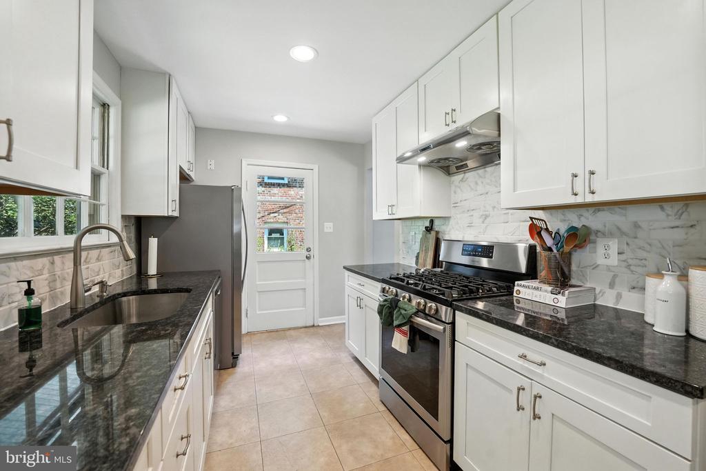 5105 LINETTE LANE