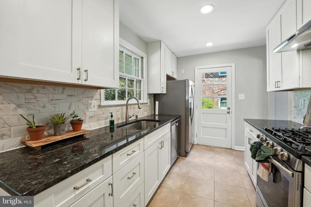 5105 LINETTE LANE