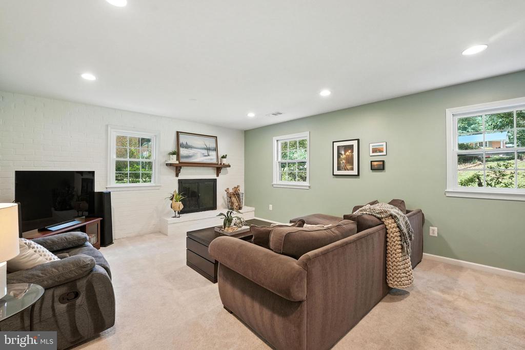 5105 LINETTE LANE