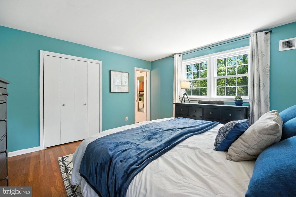 5105 LINETTE LANE
