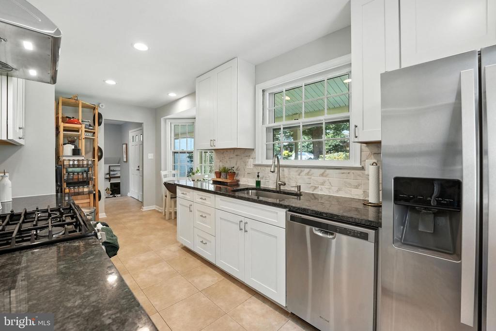 5105 LINETTE LANE