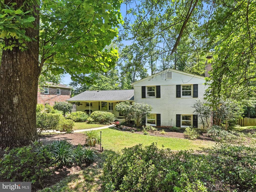 5105 LINETTE LANE
