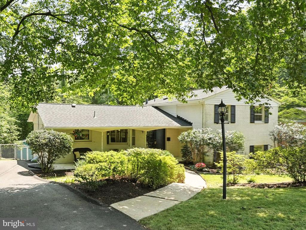 5105 LINETTE LANE