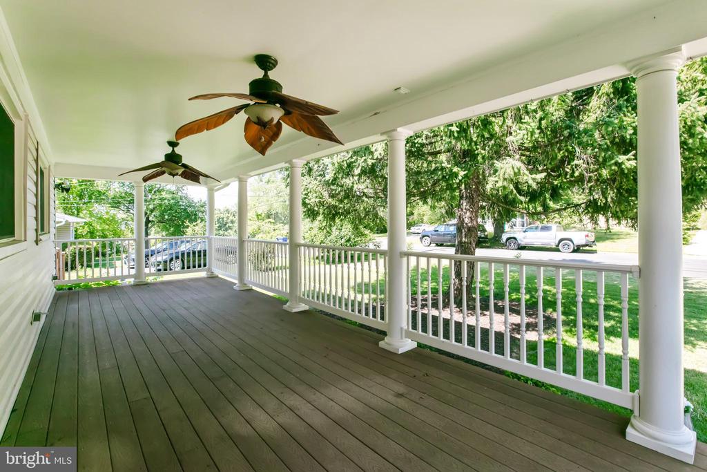 5722 LARPIN LANE