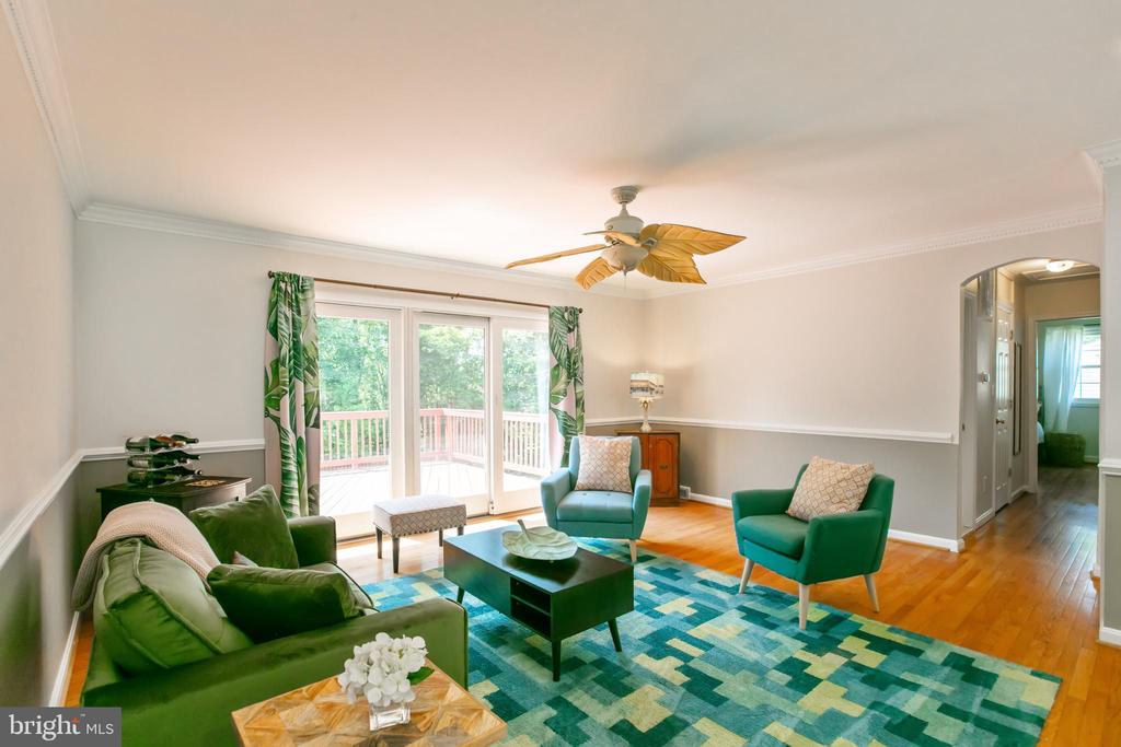5722 LARPIN LANE