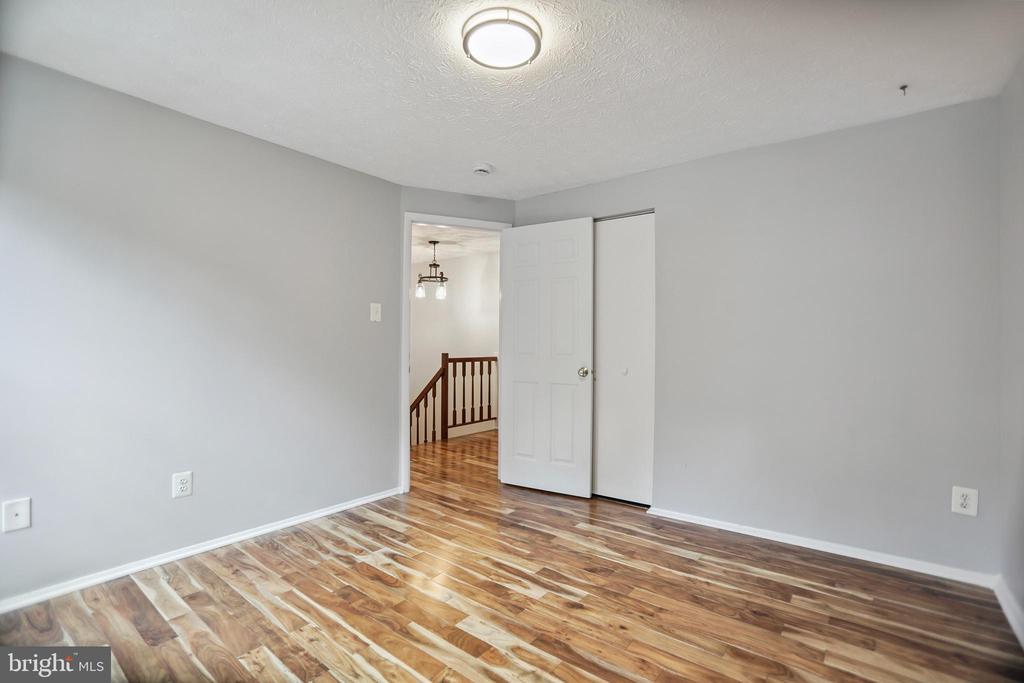 2307 MIDDLE CREEK LANE