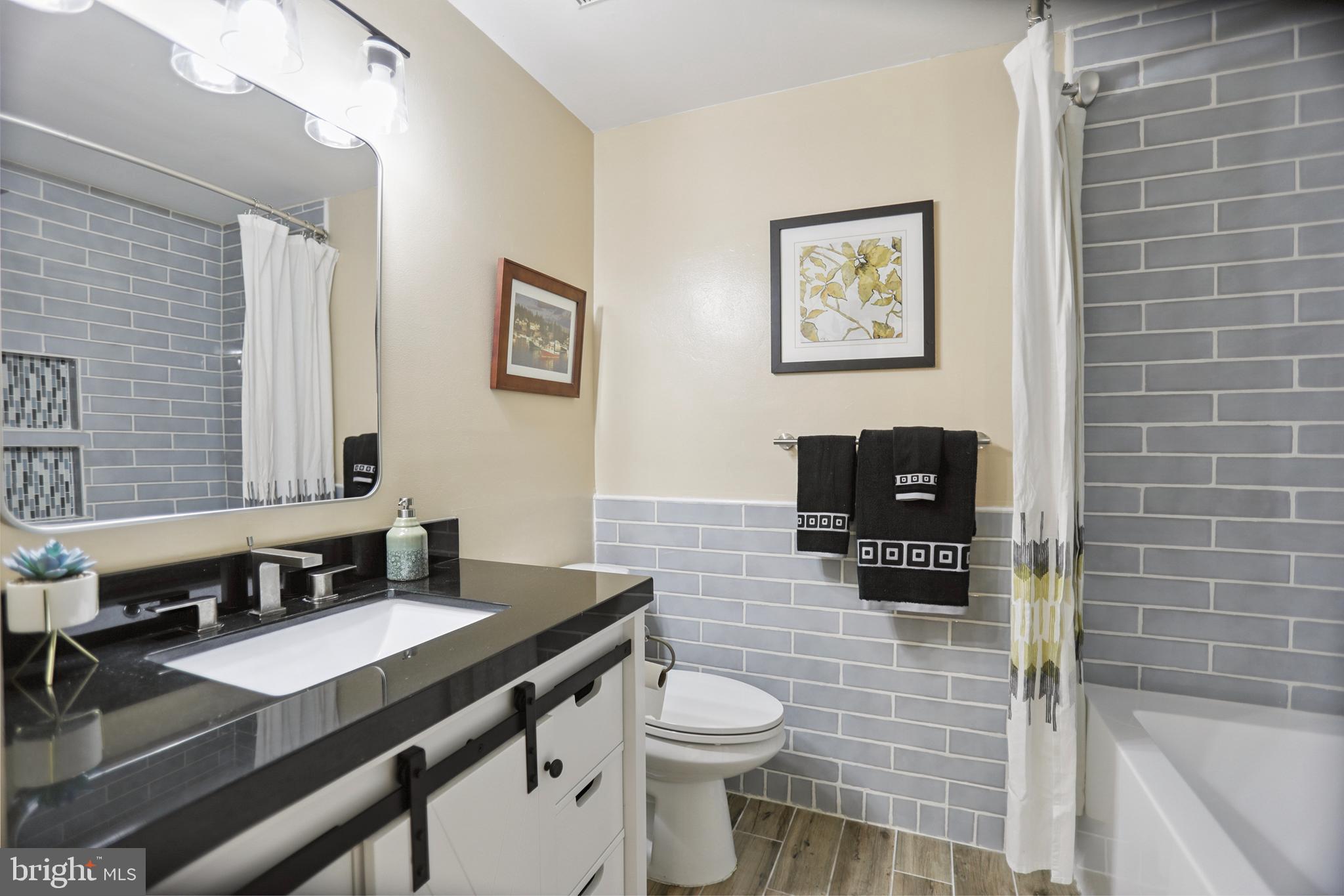 2307 MIDDLE CREEK LANE