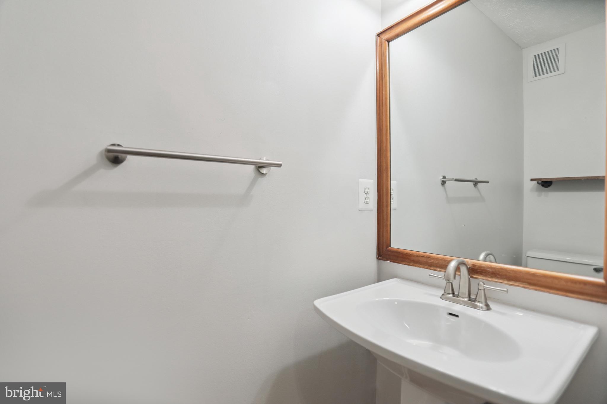 2307 MIDDLE CREEK LANE