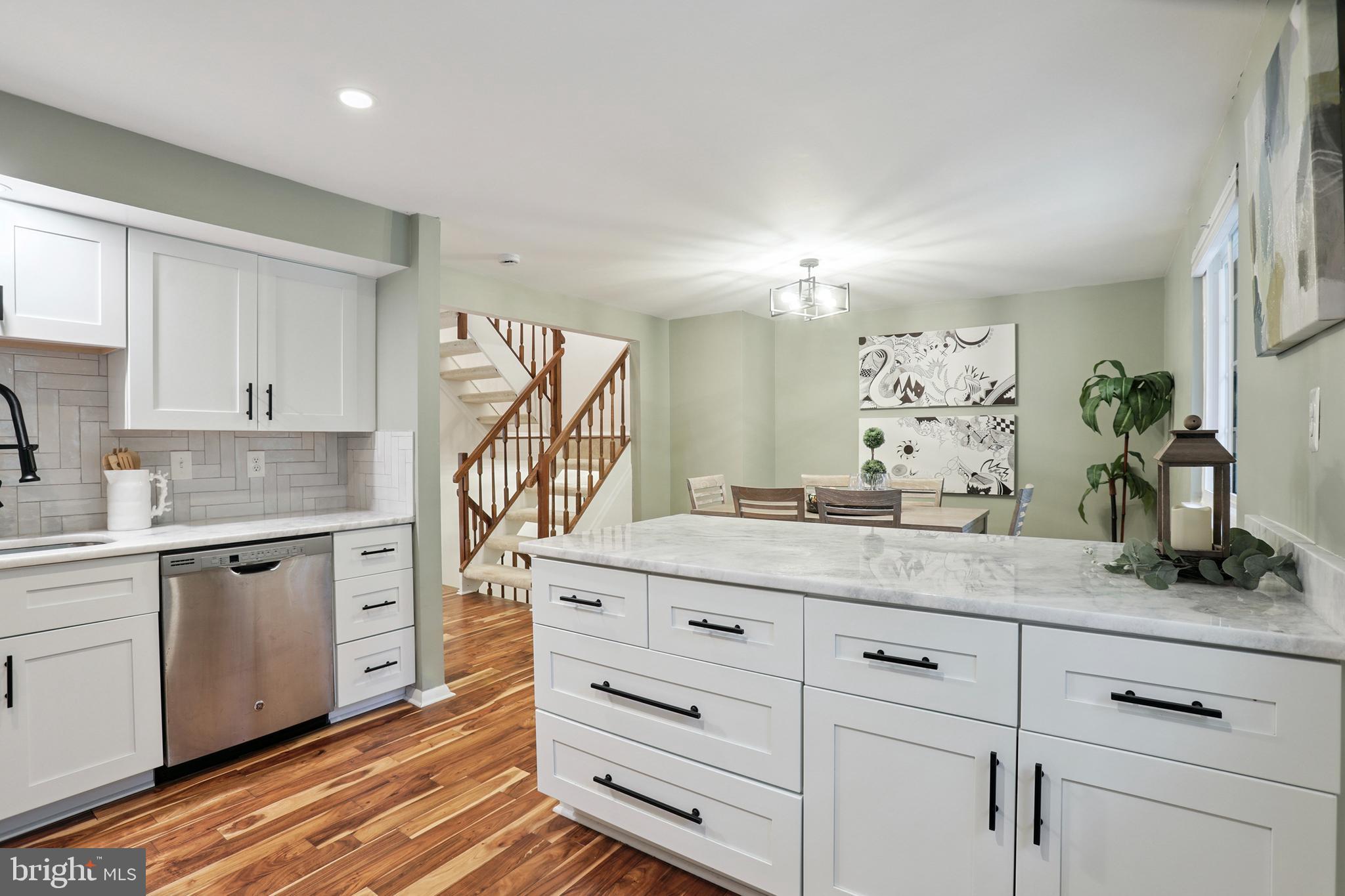 2307 MIDDLE CREEK LANE