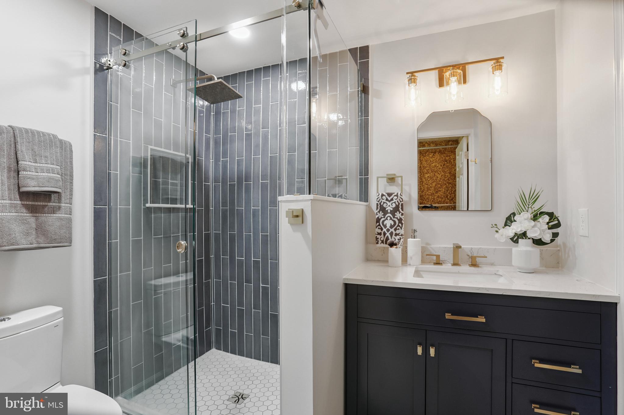 2307 MIDDLE CREEK LANE