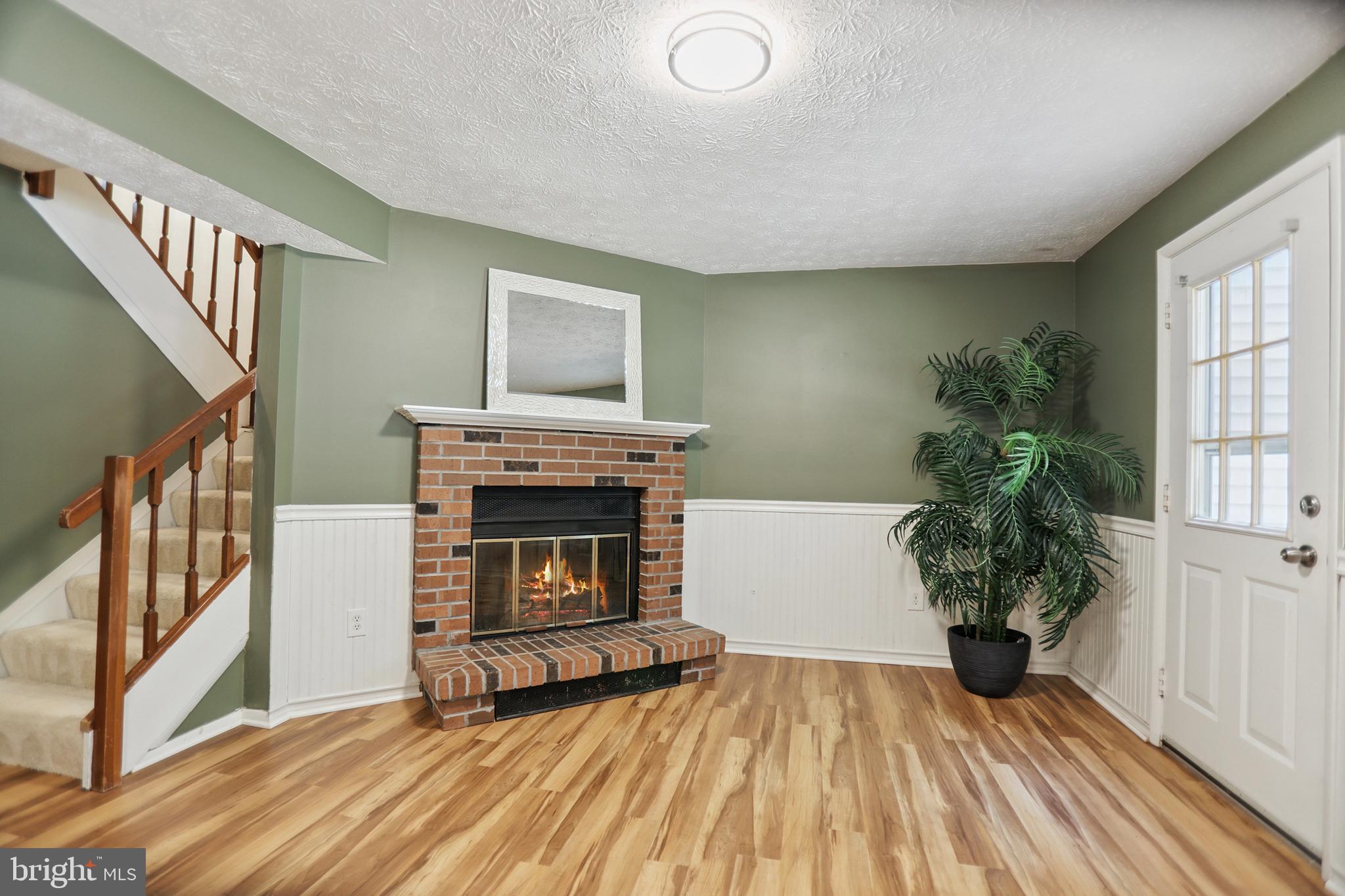 2307 MIDDLE CREEK LANE