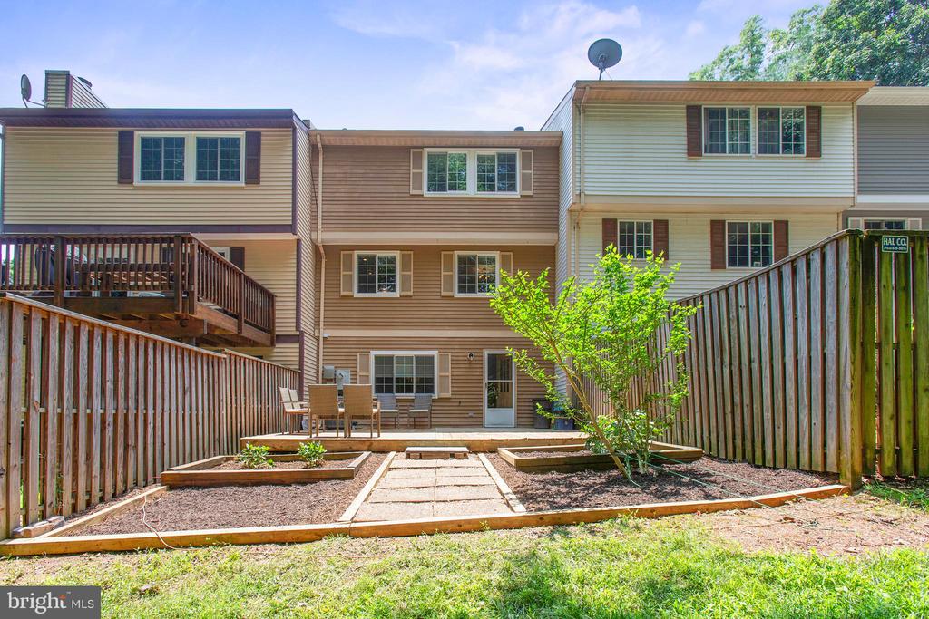 2307 MIDDLE CREEK LANE