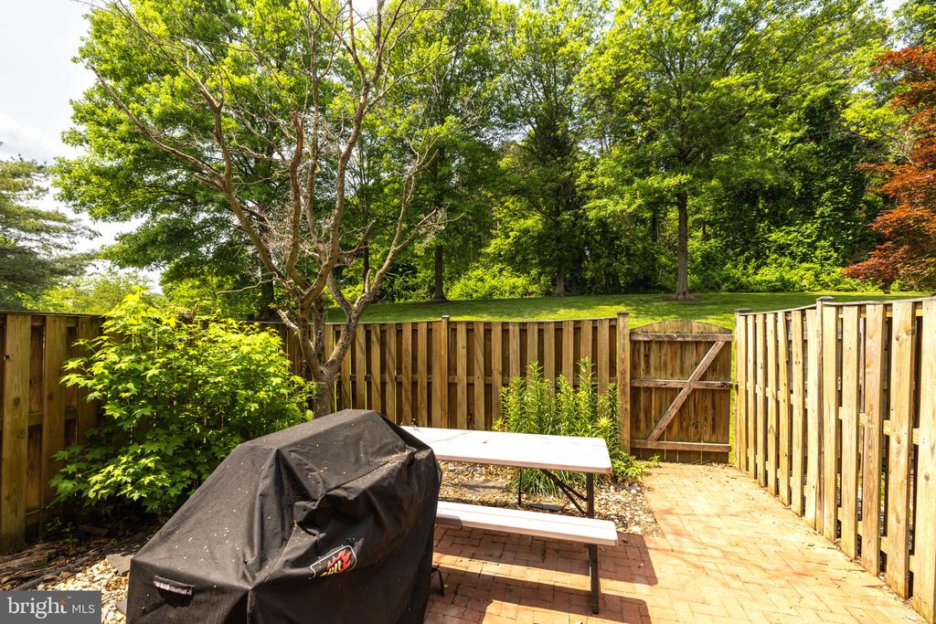 7536 OLDHAM WAY