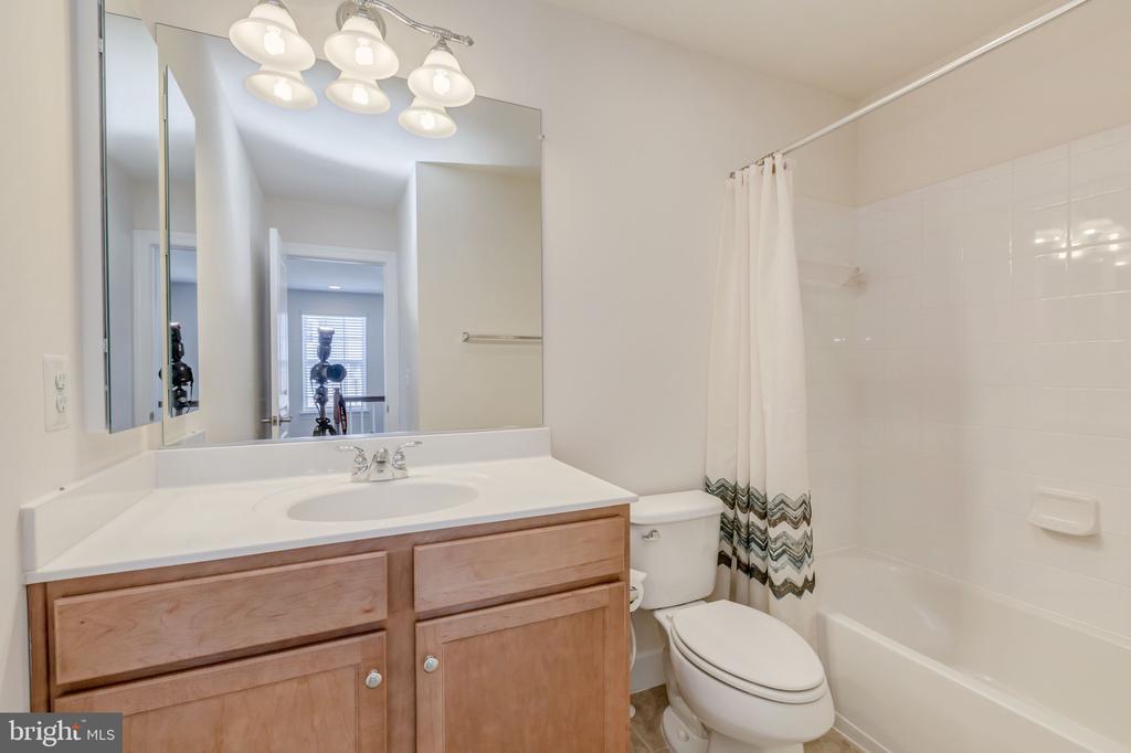 6266 SUMMIT POINT COURT