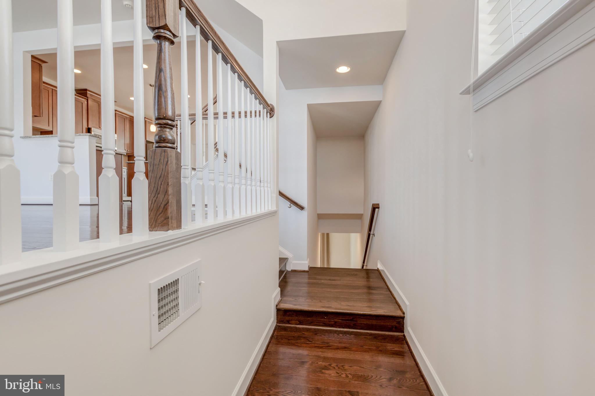 6266 SUMMIT POINT COURT