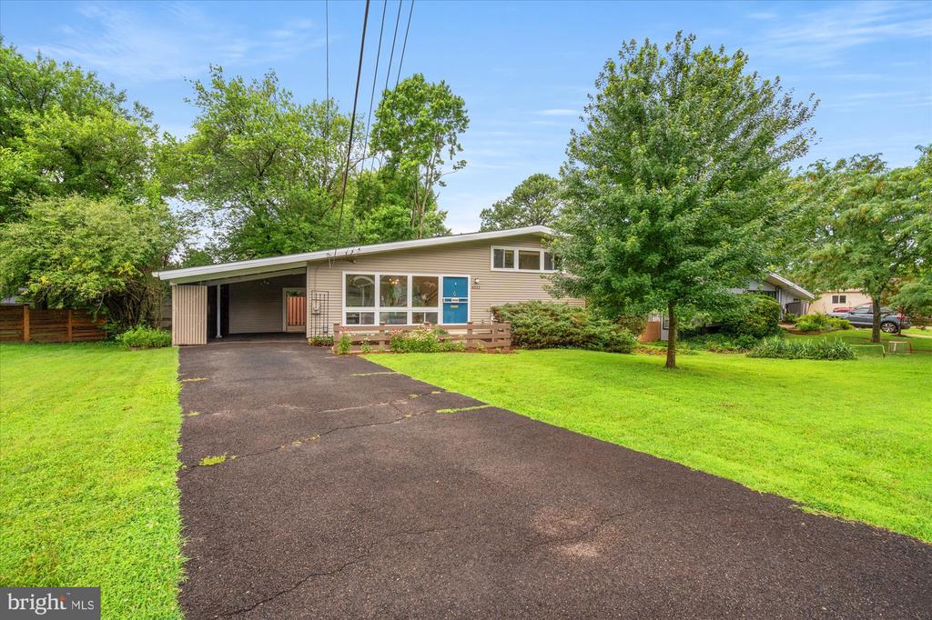4013 JAVINS DRIVE