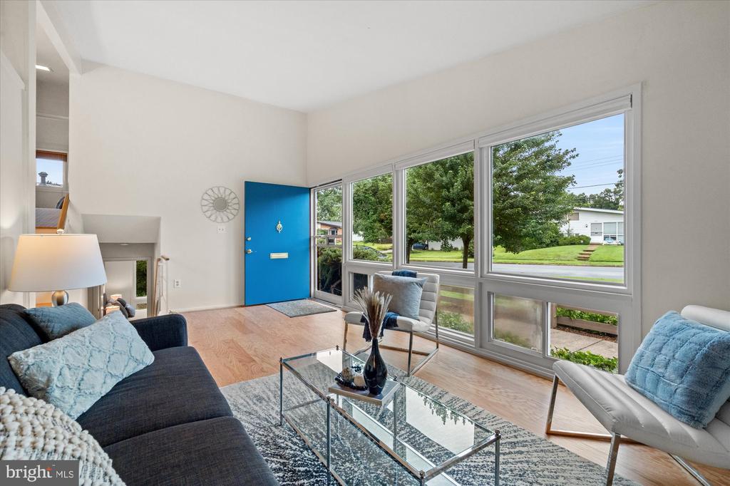 4013 JAVINS DRIVE