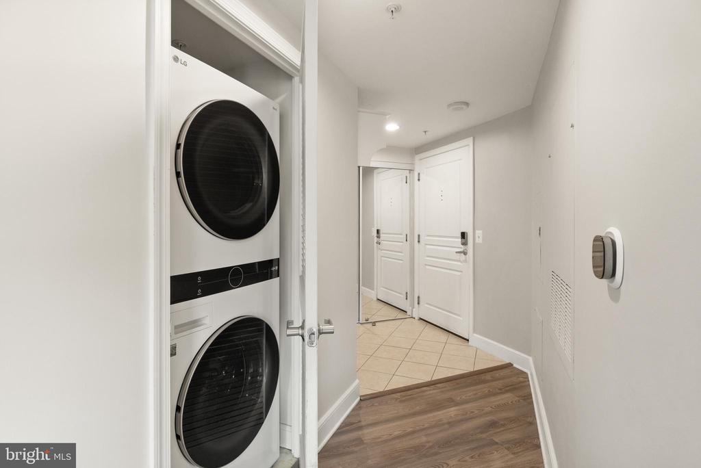 2451 MIDTOWN AVENUE 718