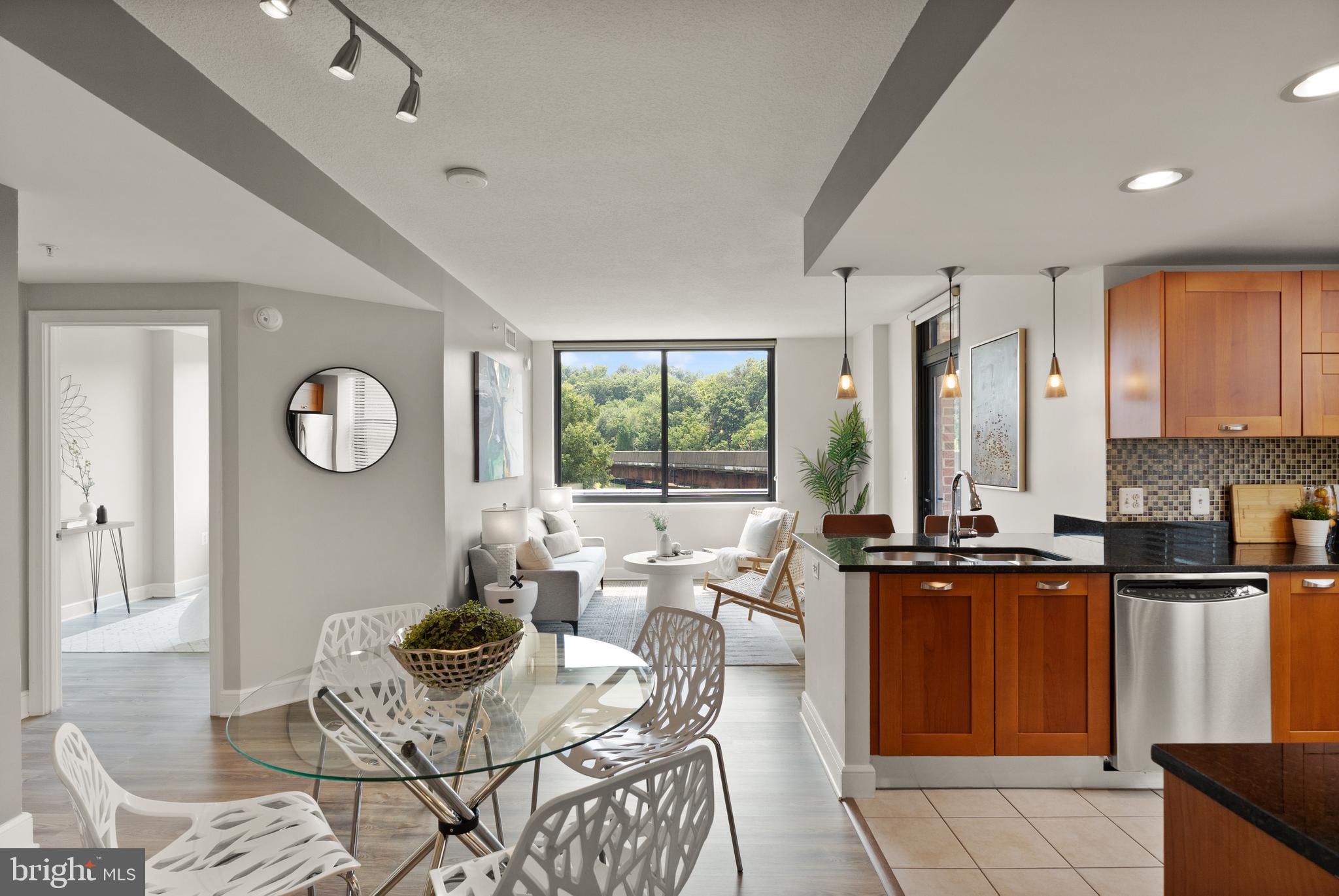 2451 MIDTOWN AVENUE 718