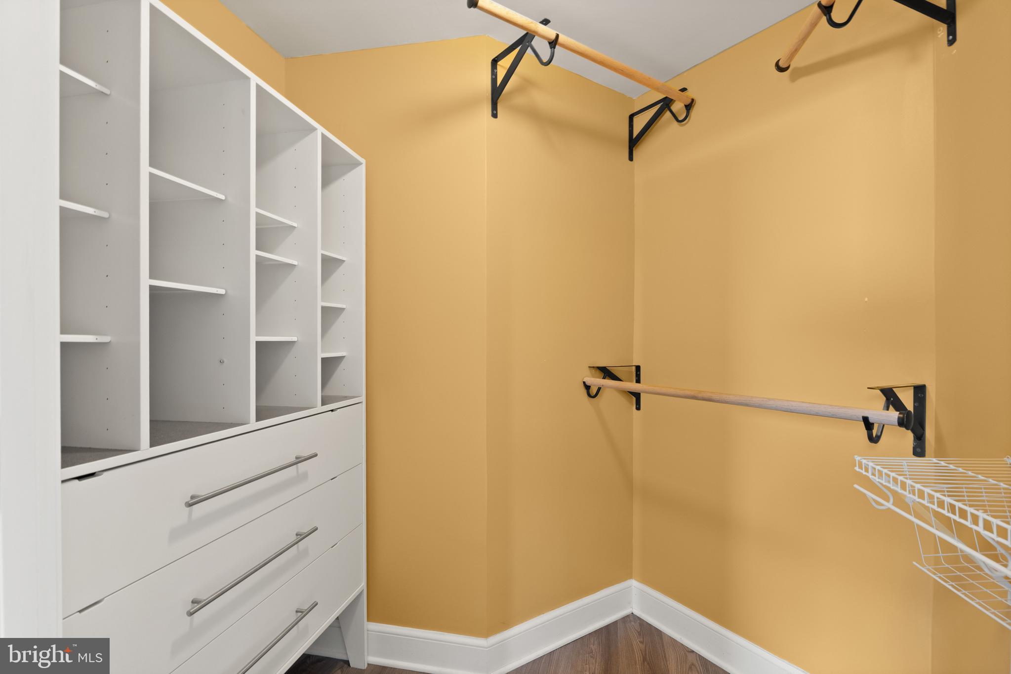 2451 MIDTOWN AVENUE 718