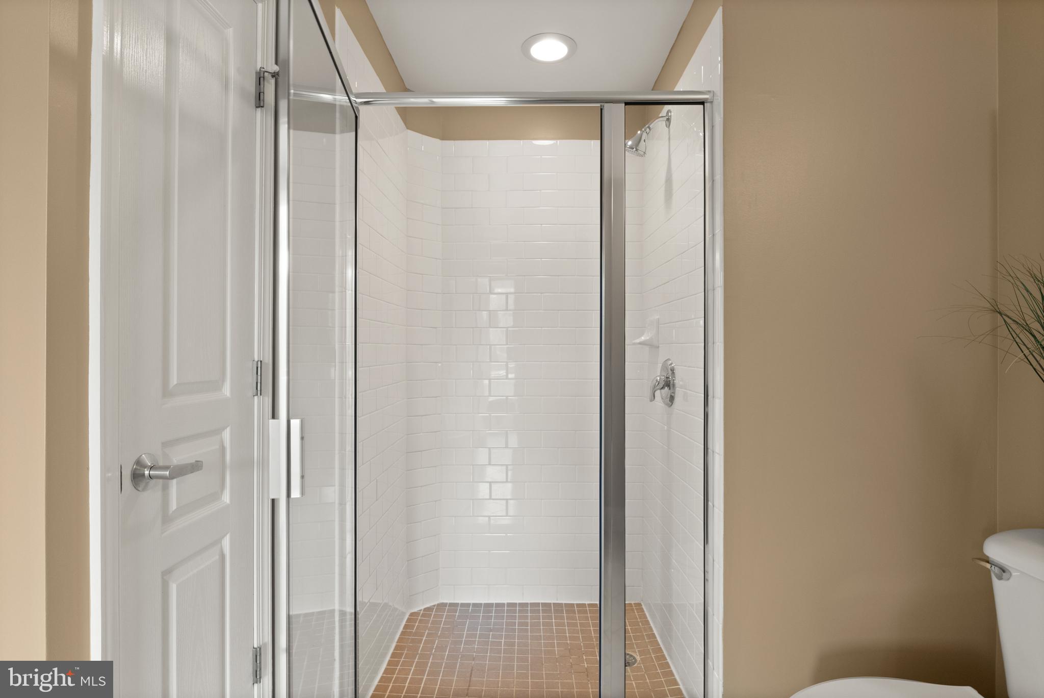 2451 MIDTOWN AVENUE 718