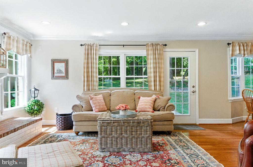 8323 EPINARD COURT
