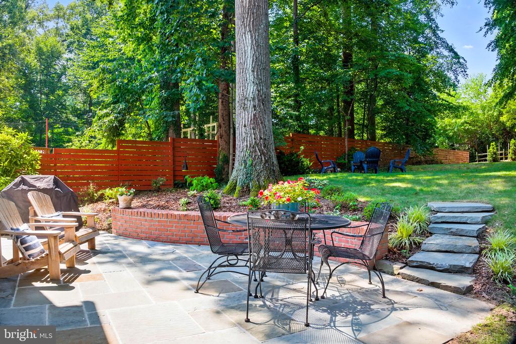 8323 EPINARD COURT