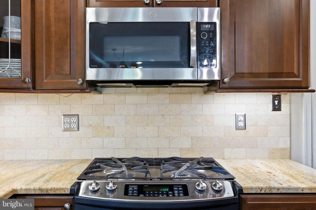 8323 EPINARD COURT