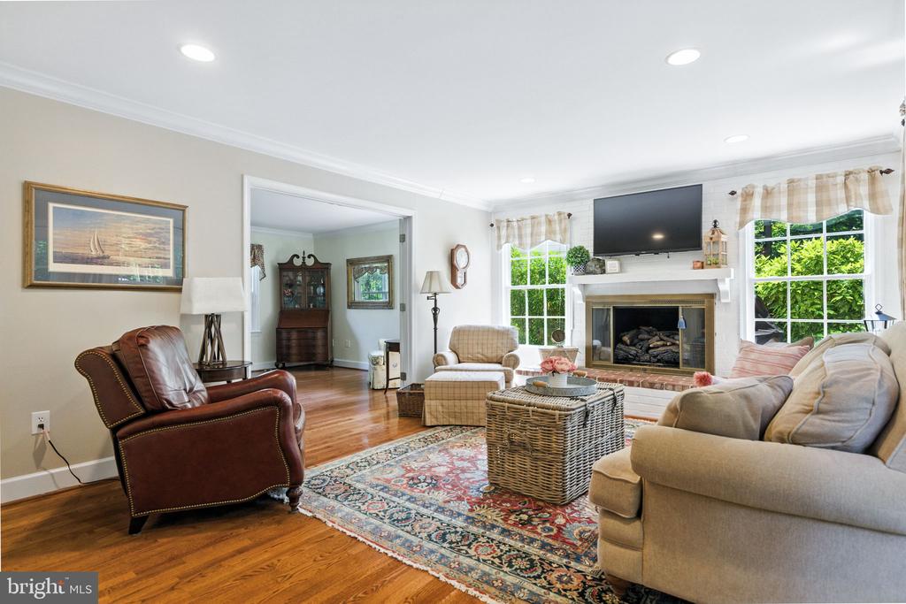 8323 EPINARD COURT