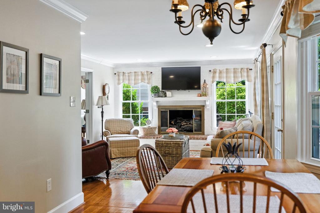 8323 EPINARD COURT