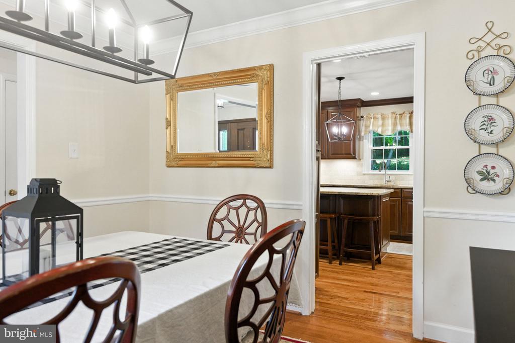 8323 EPINARD COURT