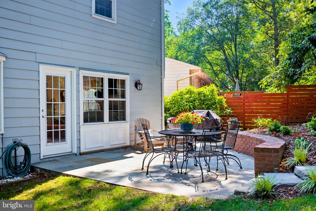 8323 EPINARD COURT