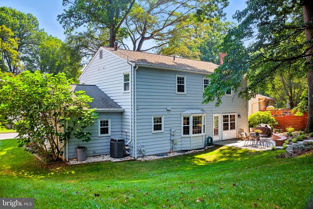 8323 EPINARD COURT