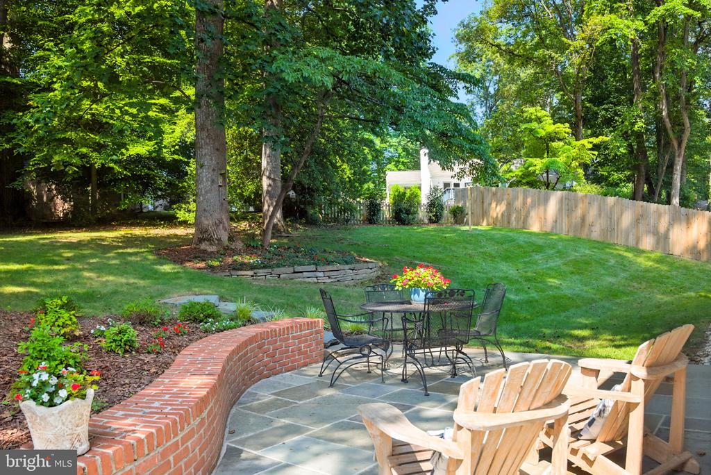 8323 EPINARD COURT