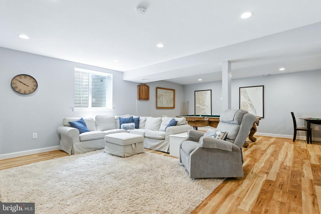 8323 EPINARD COURT