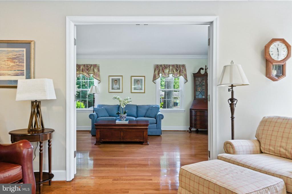 8323 EPINARD COURT