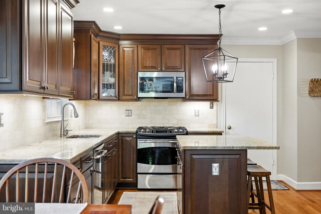 8323 EPINARD COURT