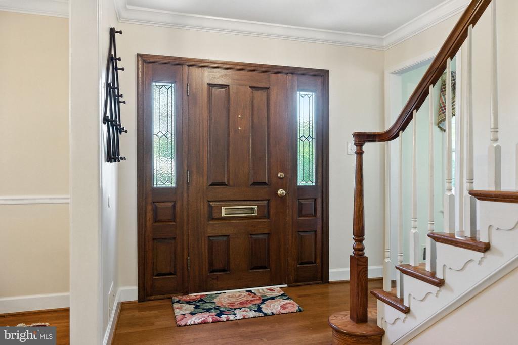 8323 EPINARD COURT