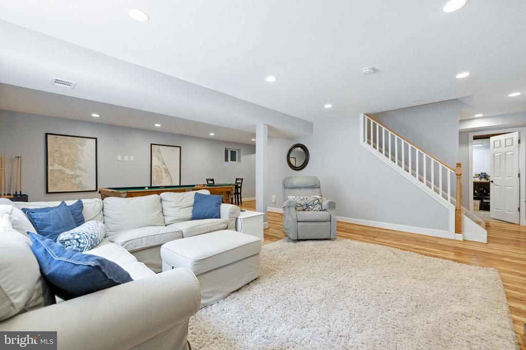 8323 EPINARD COURT