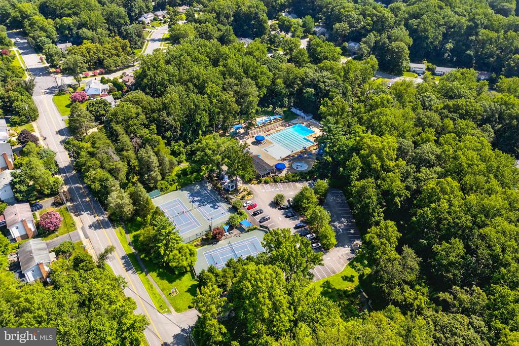 8323 EPINARD COURT