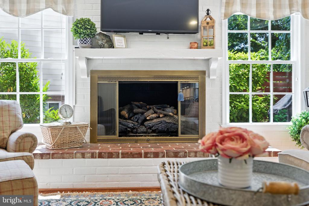 8323 EPINARD COURT