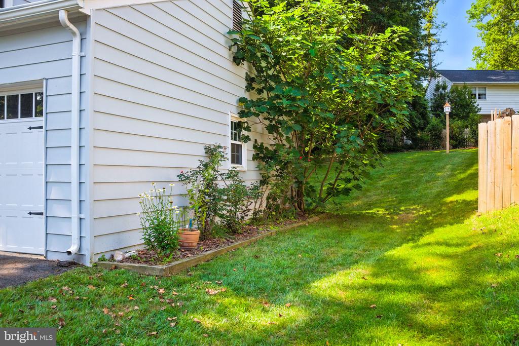 8323 EPINARD COURT