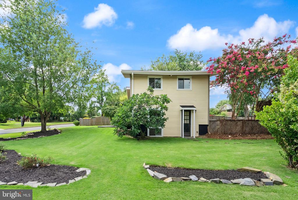 4208 JAVINS DRIVE
