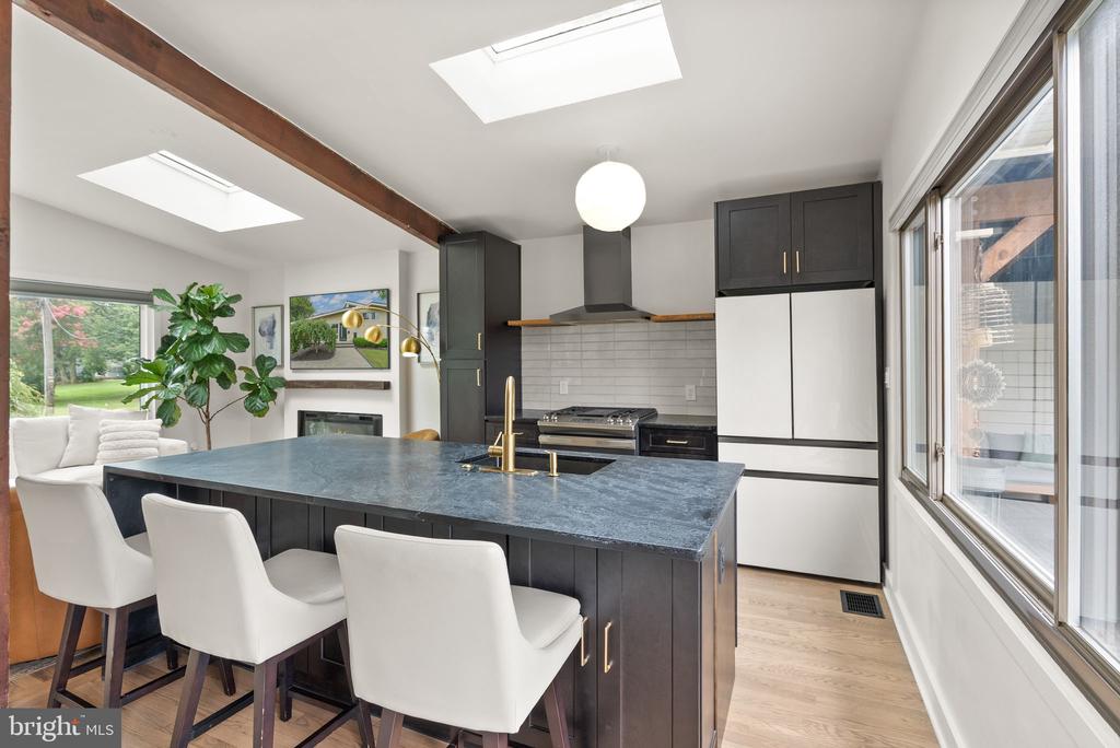 4208 JAVINS DRIVE