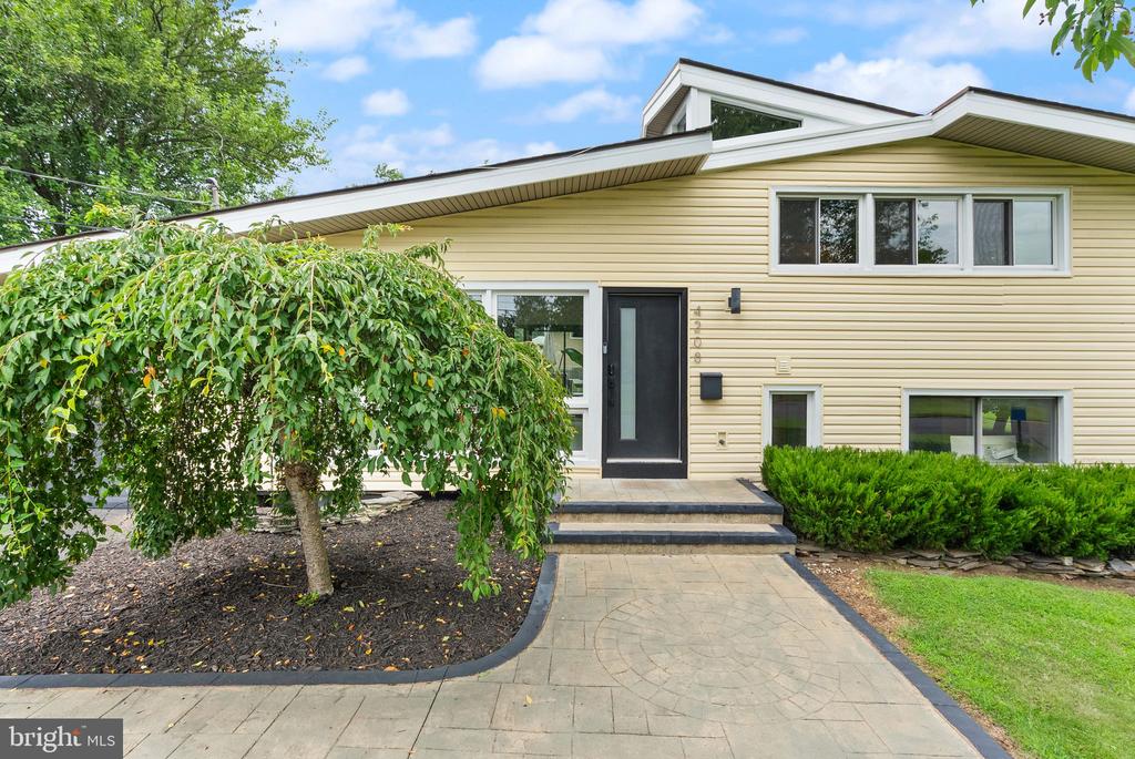 4208 JAVINS DRIVE