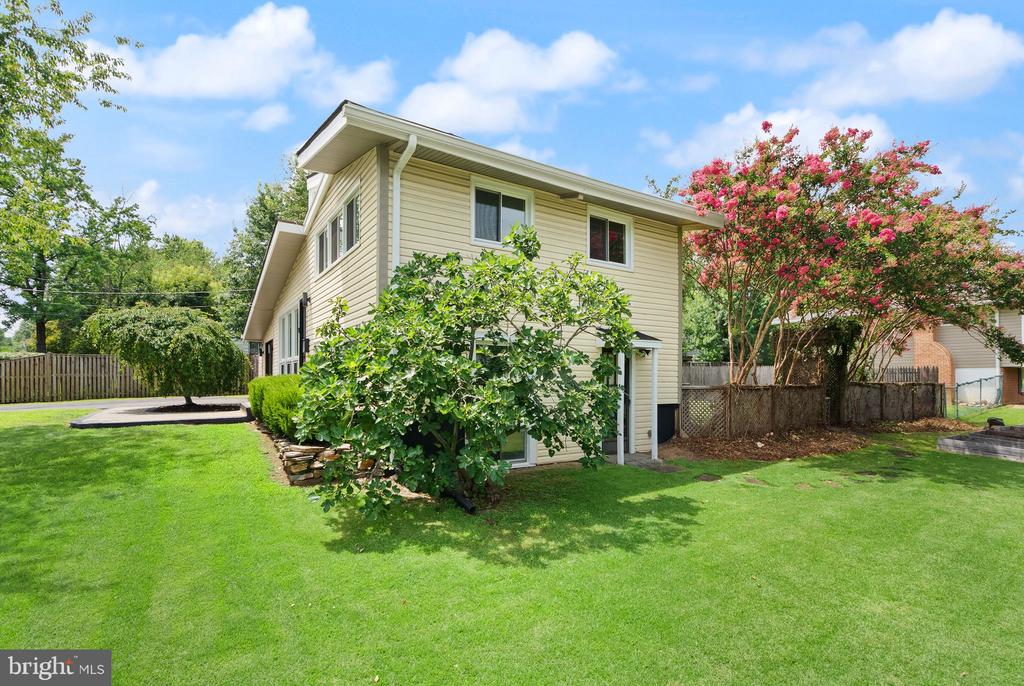 4208 JAVINS DRIVE
