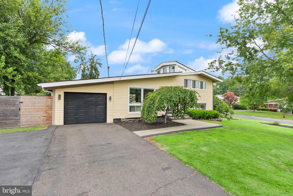 4208 JAVINS DRIVE