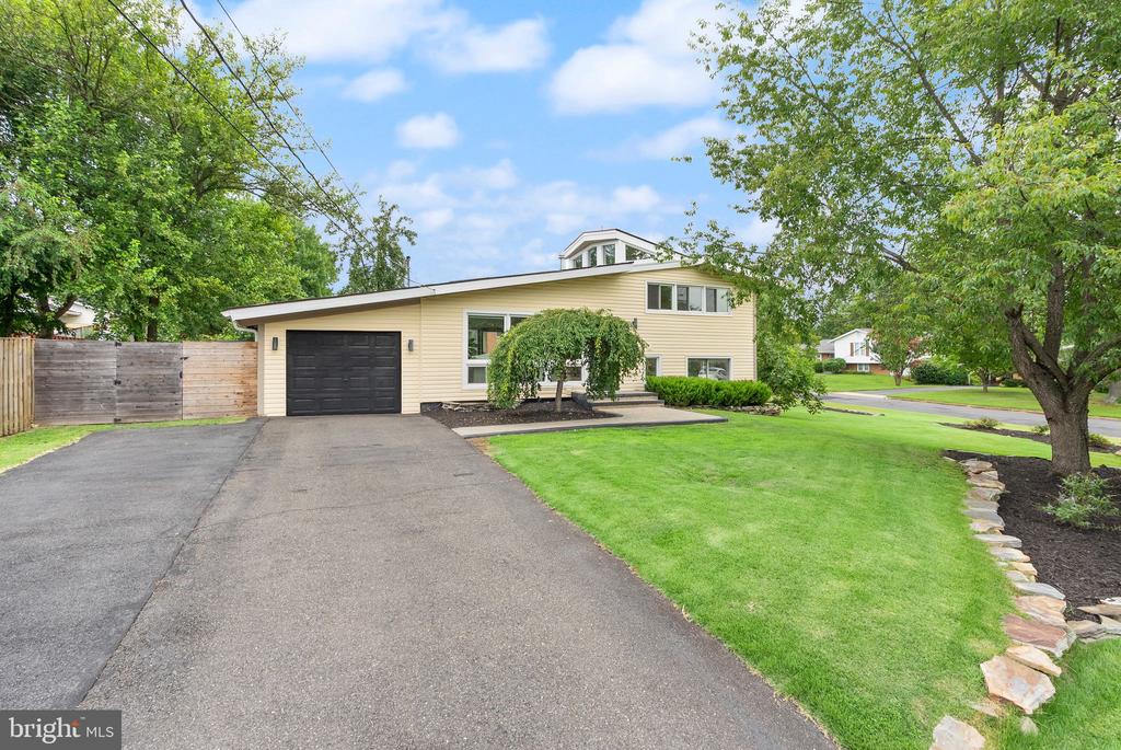 4208 JAVINS DRIVE