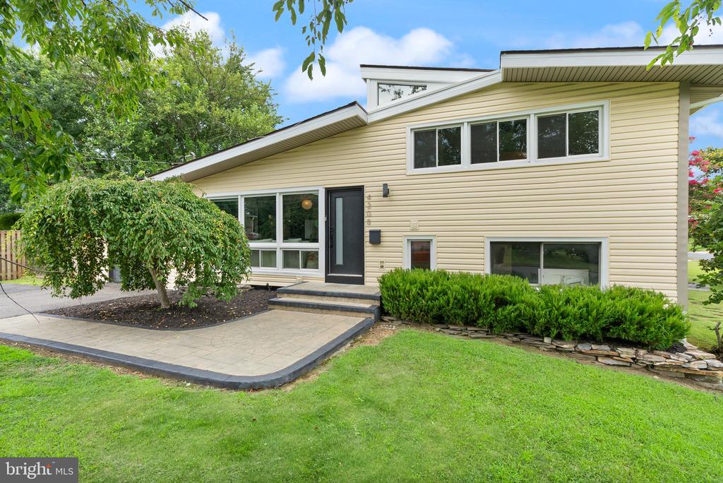 4208 JAVINS DRIVE