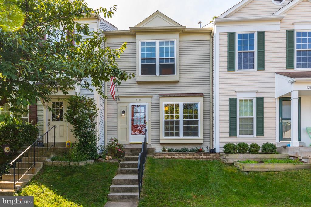 7238 STOVER COURT